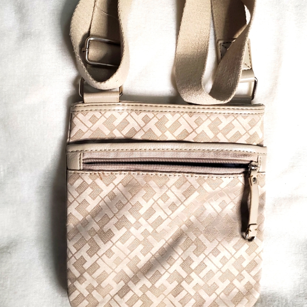 Tommy Hilfiger tan signature logo crossbody